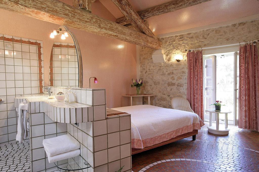 Auberge De Noves Domaine Du Deves Room photo